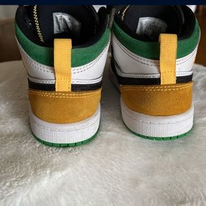 Jordan 1 mid se kid size 12c used normal wear